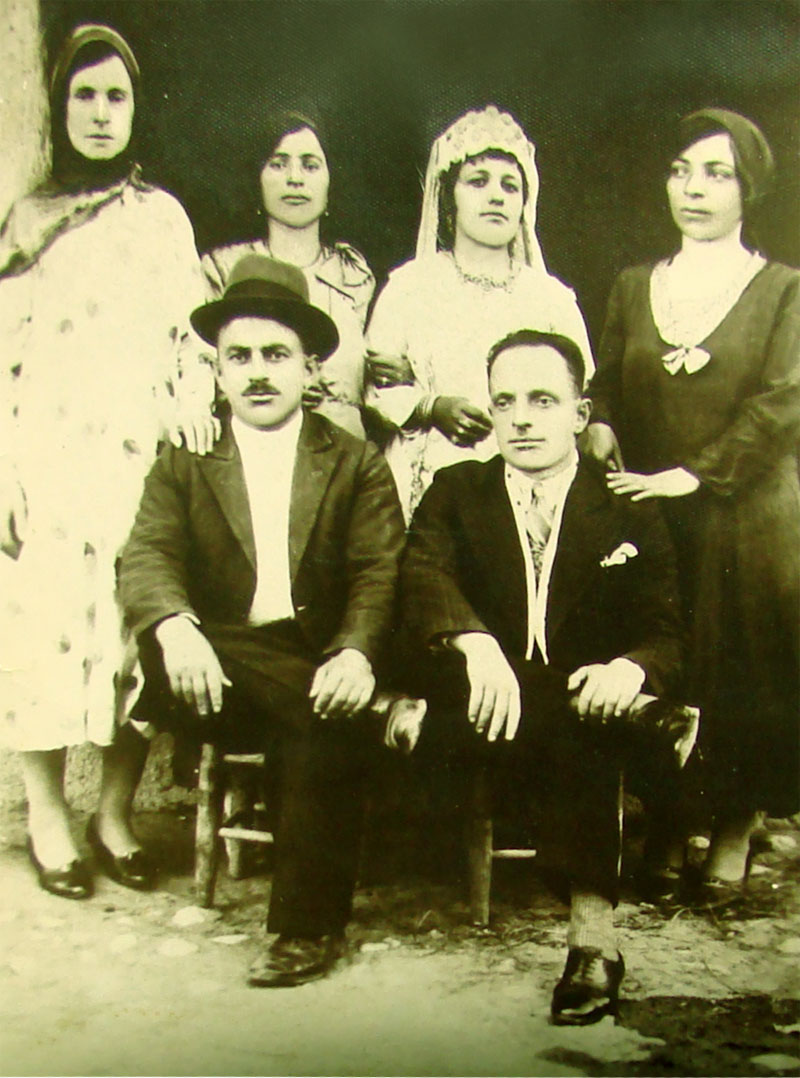 Ahmet ve Talat g�zayd�n karde�leri ve Gelin Nazire